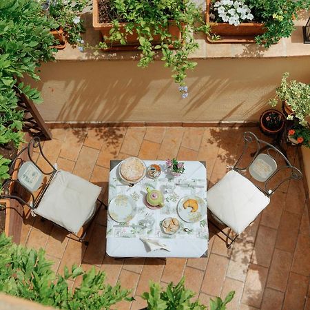 B&B La Finestra Sul Campanile Montecosaro  Экстерьер фото