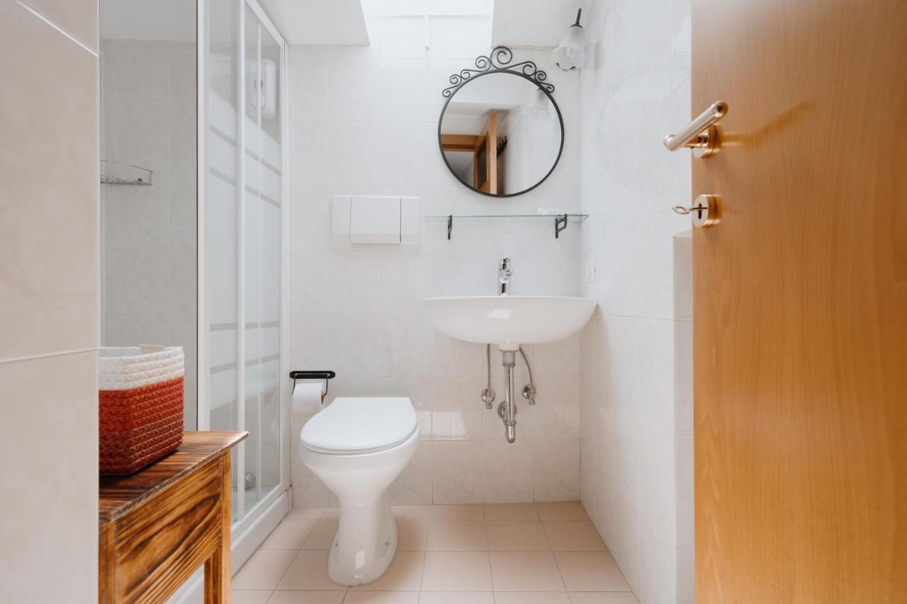 B&B La Finestra Sul Campanile Montecosaro  Экстерьер фото