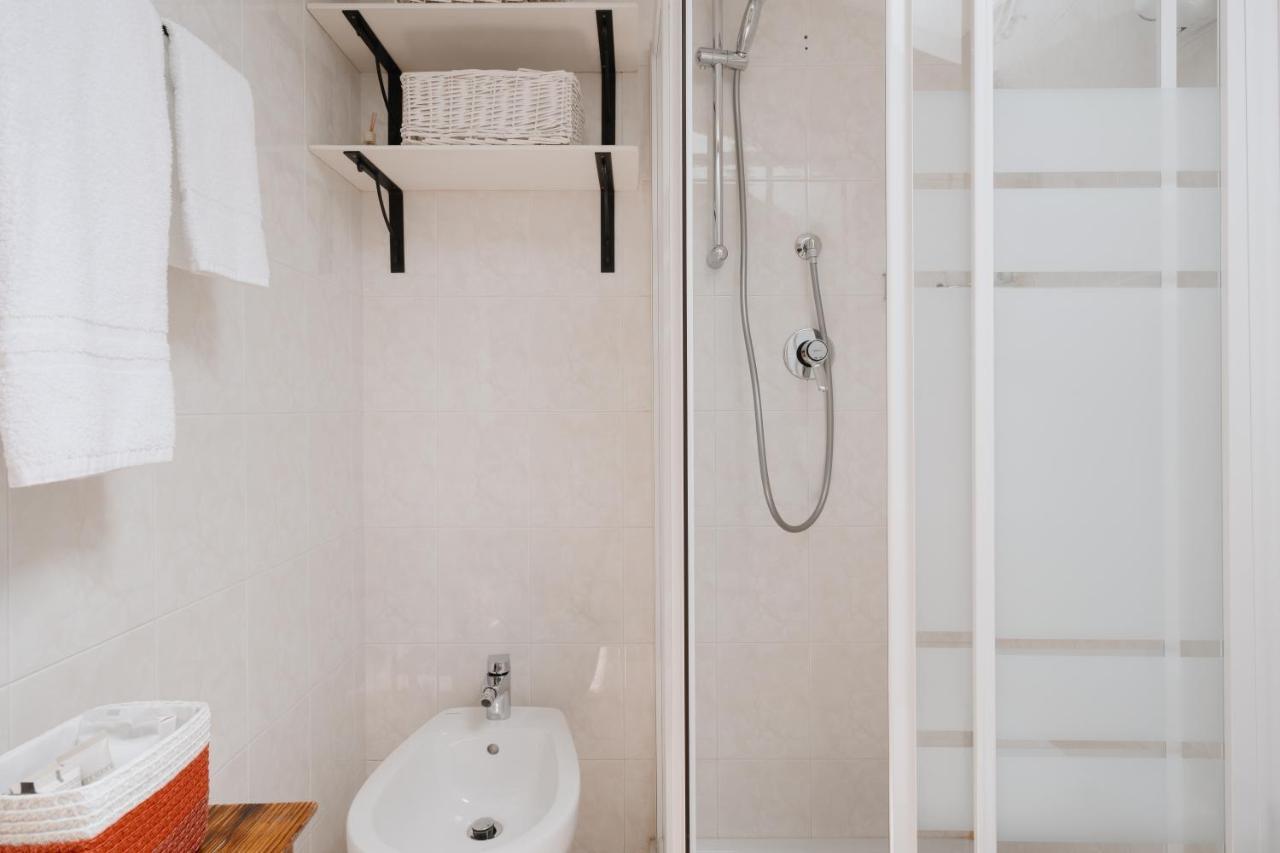 B&B La Finestra Sul Campanile Montecosaro  Экстерьер фото